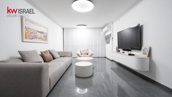 מפרץ שלמה, קריית שרת