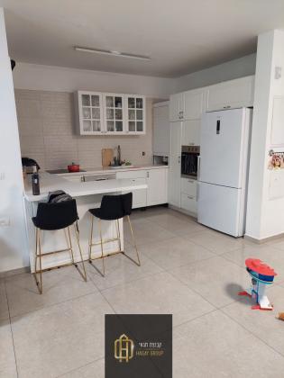 לביא אריק, קרית האמנים