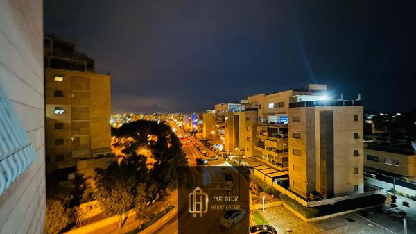 לביא אריק 6, קרית האמנים