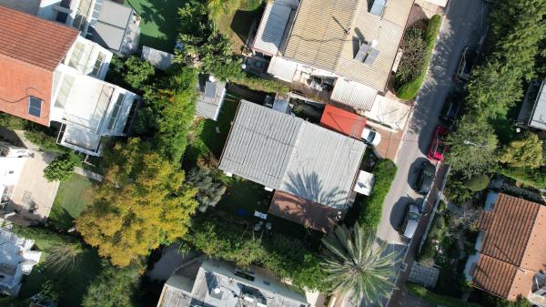 בשכונת רמת חן