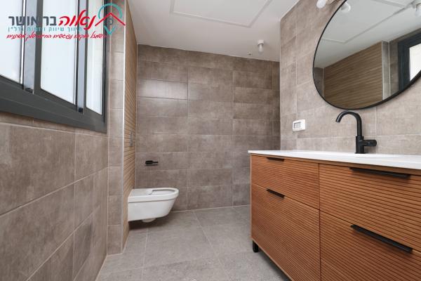 הפריגטה, רובע העסקים