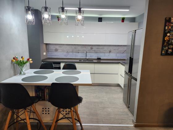 צמרות 4, גני אביב