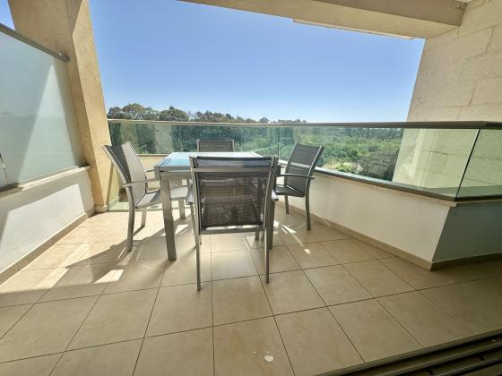 עינב, הרצליה הצעירה