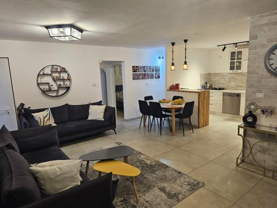 הזמיר 2, קיראון