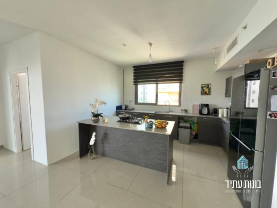 בני בנימין 43, גלי הים