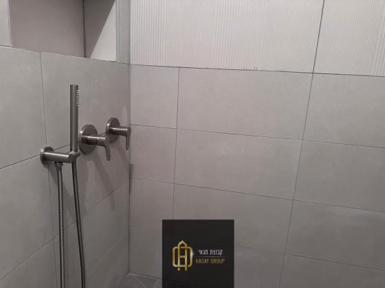 אסירי ציון 7, קרית שלום