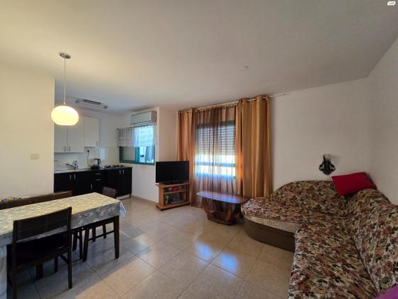 חללי אגוז 14, גני אביב