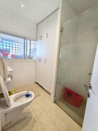 הצופים 1, נעורים