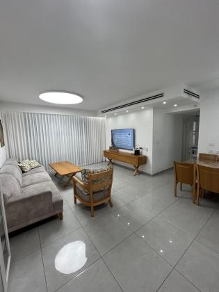 מרידור יעקב 11, גני ברנע