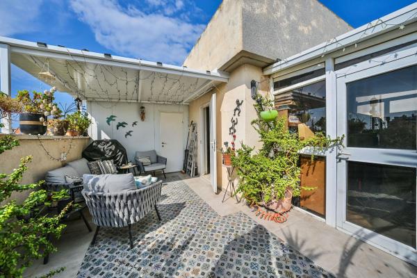 בשכונת גרין ועם