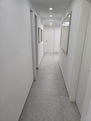 אשכולית 4, רמות ב'