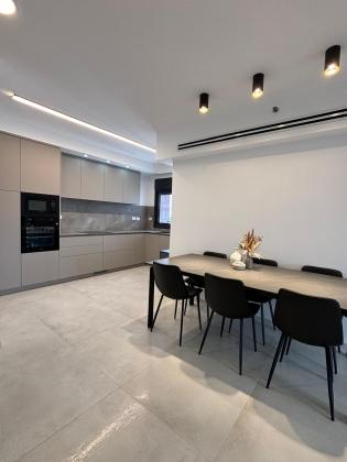 נעמי שמר 11, גן אברהם