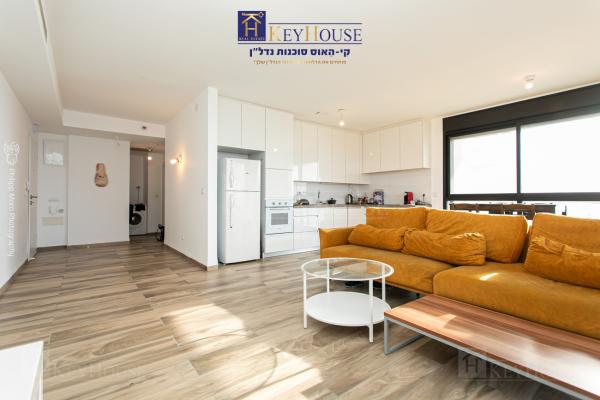 רציף אהרון רוזנפלד, בת גלים