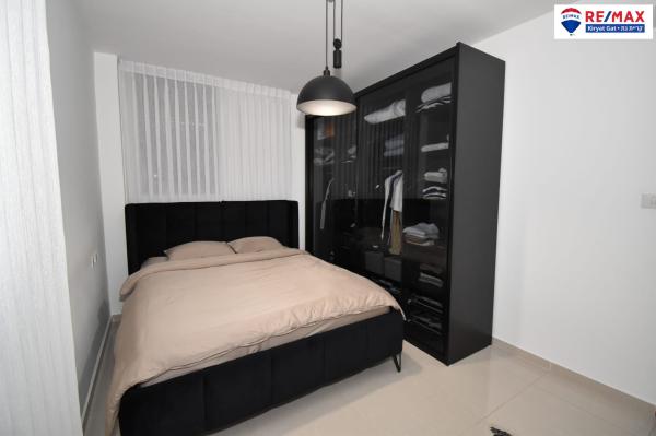 דוד דנינו 5, הפרחים