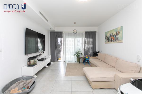 נוי, נאות פרס