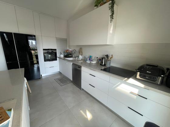 רננים 4, שיכון ותיקים