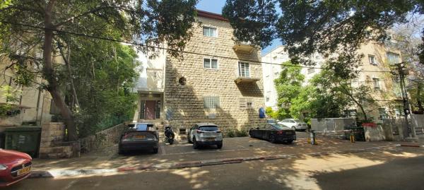 בשכונת הדר הכרמל