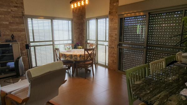 הרקפת 16, בנימינה