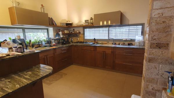 הרקפת 16, בנימינה