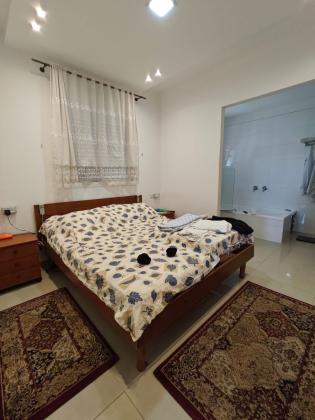 הצופים 1, נעורים