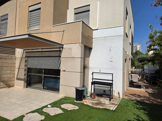 הר הזיתים 1, רחובות ההולנדית