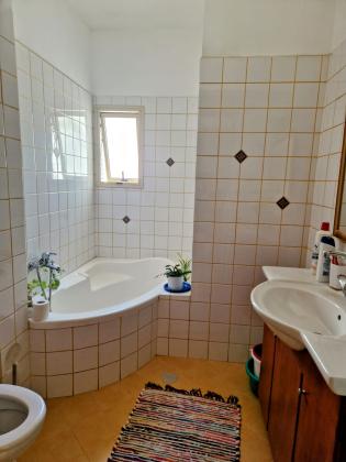 הגאולים 51, קרית אילון