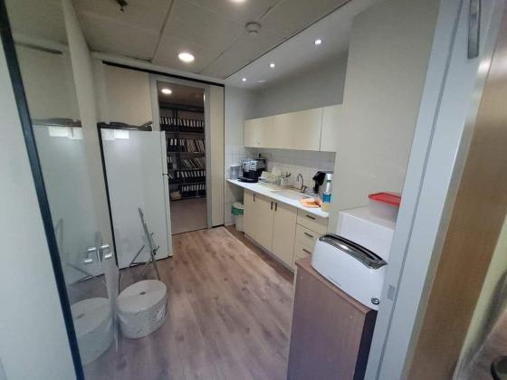 המגינים, עיר תחתית