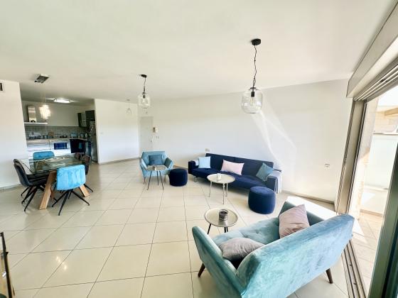 עינב, הרצליה הצעירה