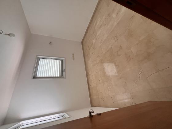 מובשביץ 19, מרכז