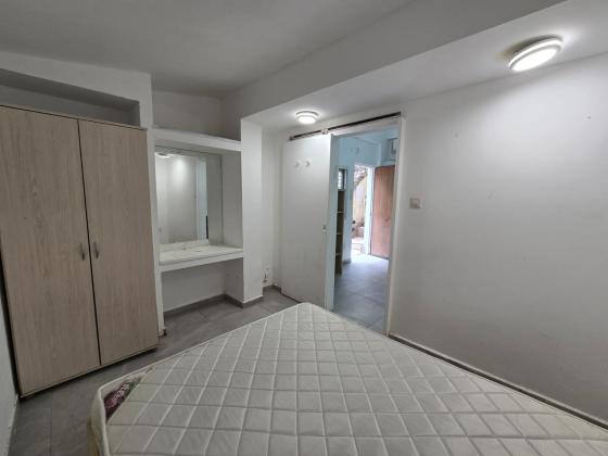 ארלוזורוב 75, הדר עליון