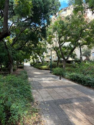 גובר רבקה 2, תקומה, הראשונים