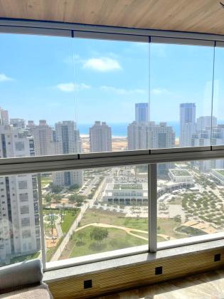 בני ברמן 7, עיר ימים