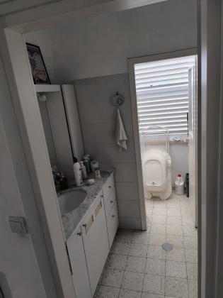 טיומקין 1, הראשונים