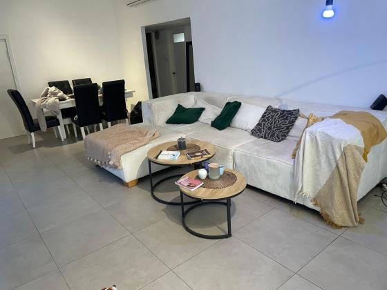 הדגל העברי 10, כצנלסון