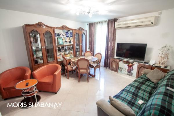 שאול המלך 135, שכונה יא