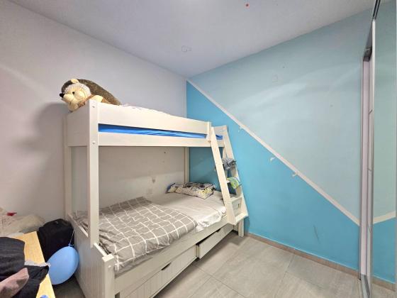 השולמית 16, אור ים