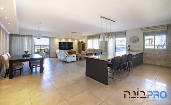 ההתיישבות, מרום ראשון