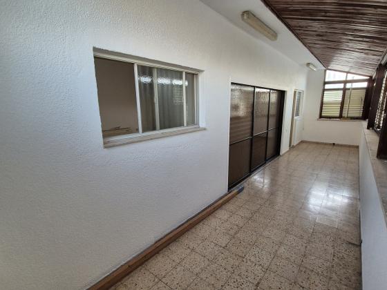 הפלמ"ח 16, מרכז העיר