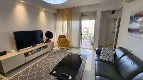 אידר 42, רמת בגין