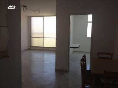 דפנה 48, מרכז העיר