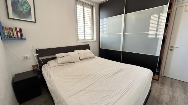 התחיה 8, נאות שושנים