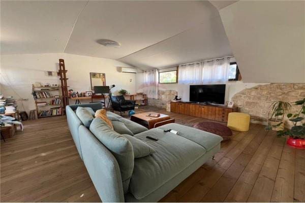 הפנינים 1, יפו העתיקה