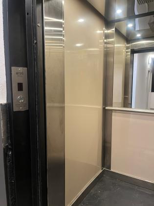 רוטשילד 53, אברמוביץ