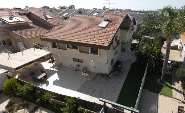 אדוריים 34, אתרי המקרא