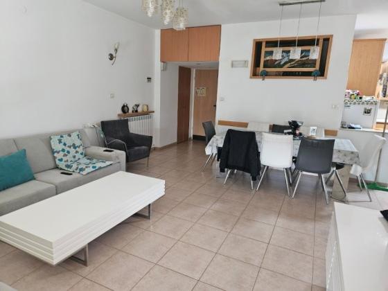 ישראל אלדד, ארנונה (תלפיות)