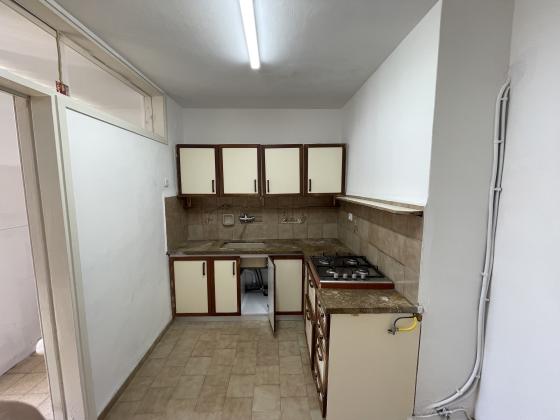 לאון בלום 12, רמת הדר