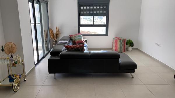 תבור 9, בית בפארק