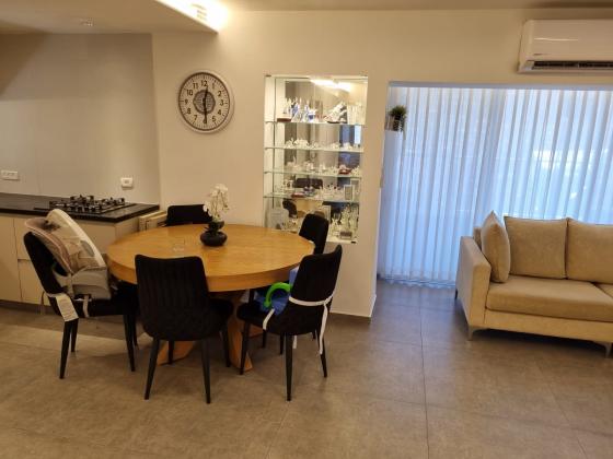 אבשלום חביב 14, ארמון הנציב