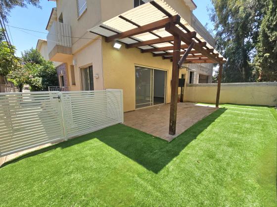 בשכונת קרית אלון