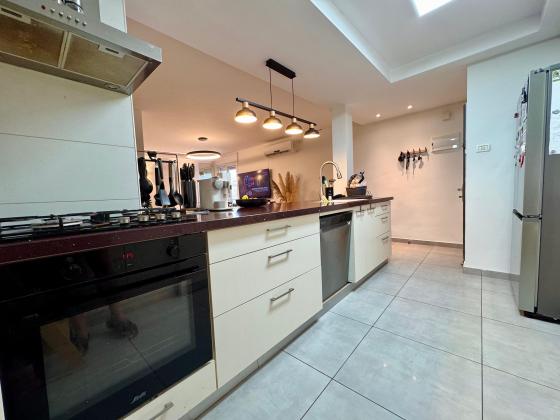 קרן היסוד 52, רוממה הישנה